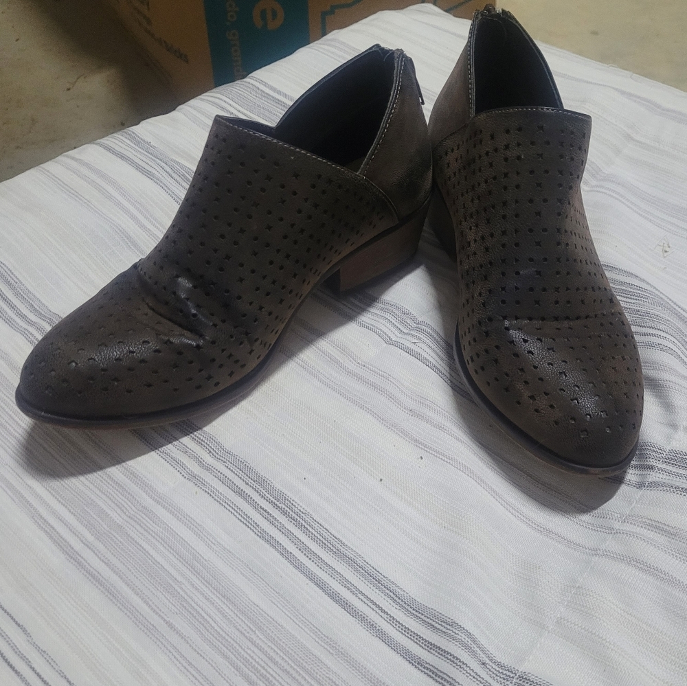Brown shoe